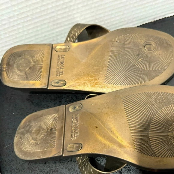 Michael Kors flip flop Jelly Lock Charm gold bronze animal print thong beach 9 - Picture 3 of 3